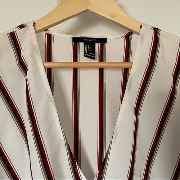 Forever 21 Crop Long Sleeve - Picture 2 of 3